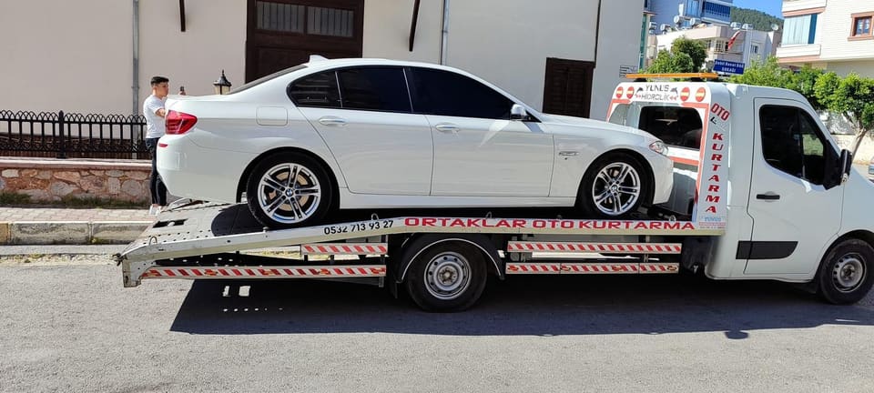 Kayar kasalı çekici ile otomobil taşıma